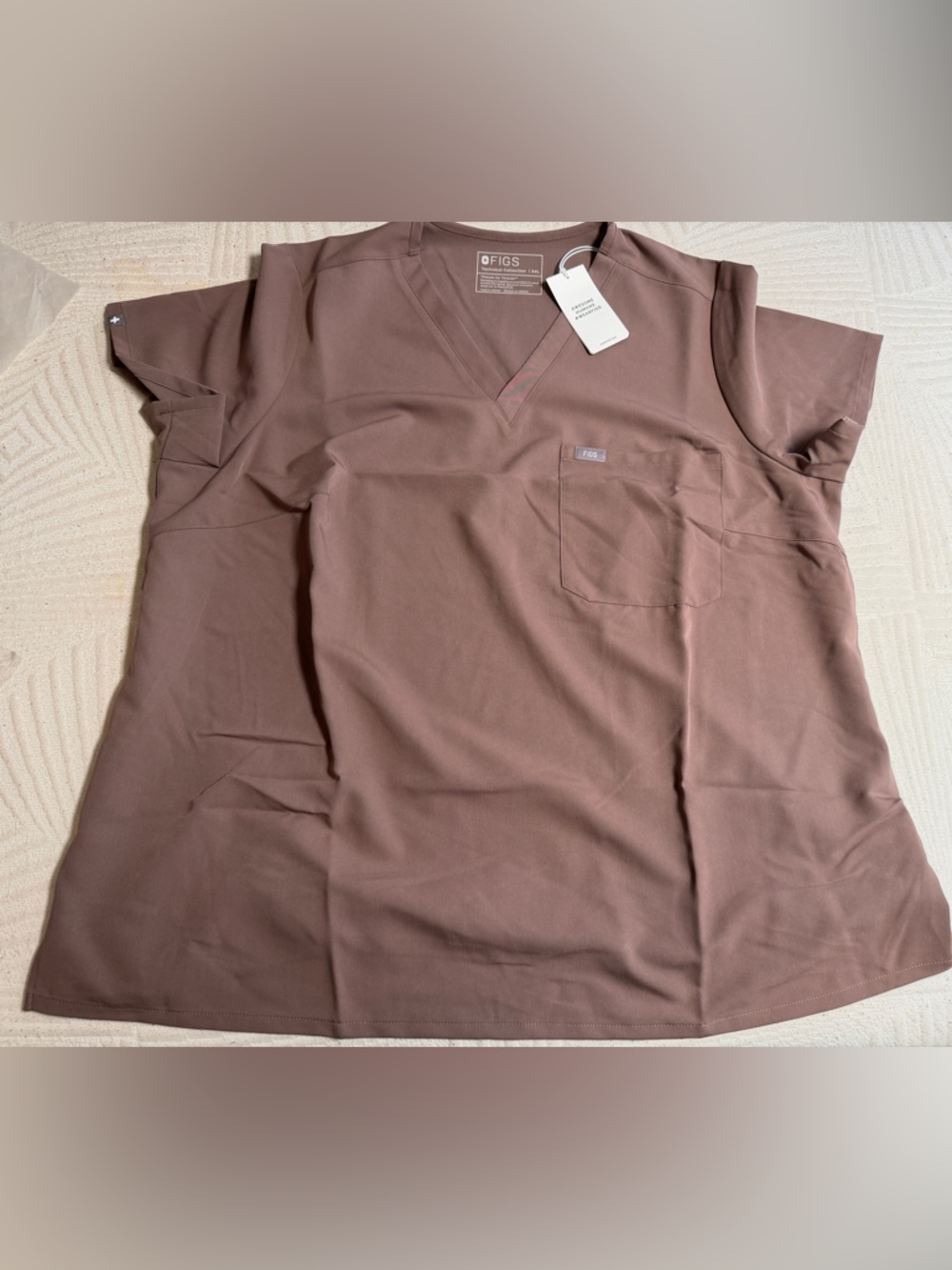 Figs Women’s Catarina One-Pocket Scrub Top in Dusty Mauve